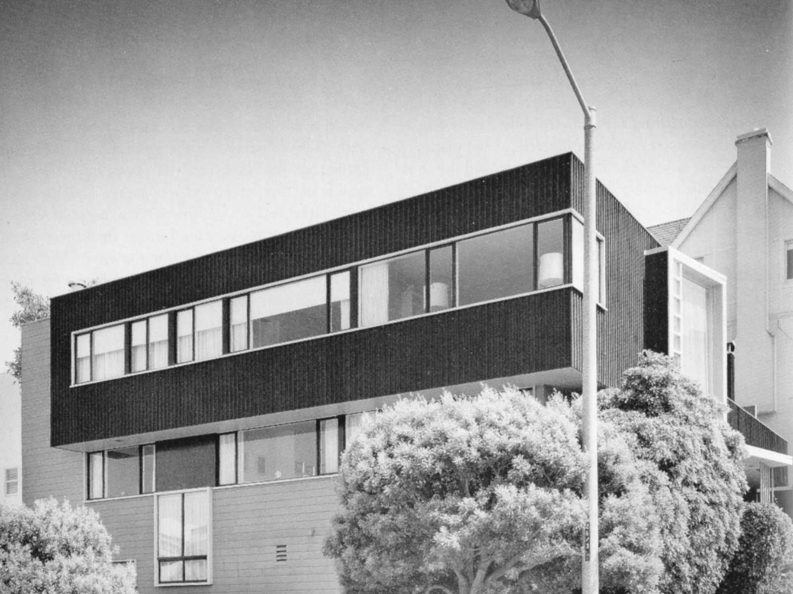 The Mid-Century Modern House Style Explained