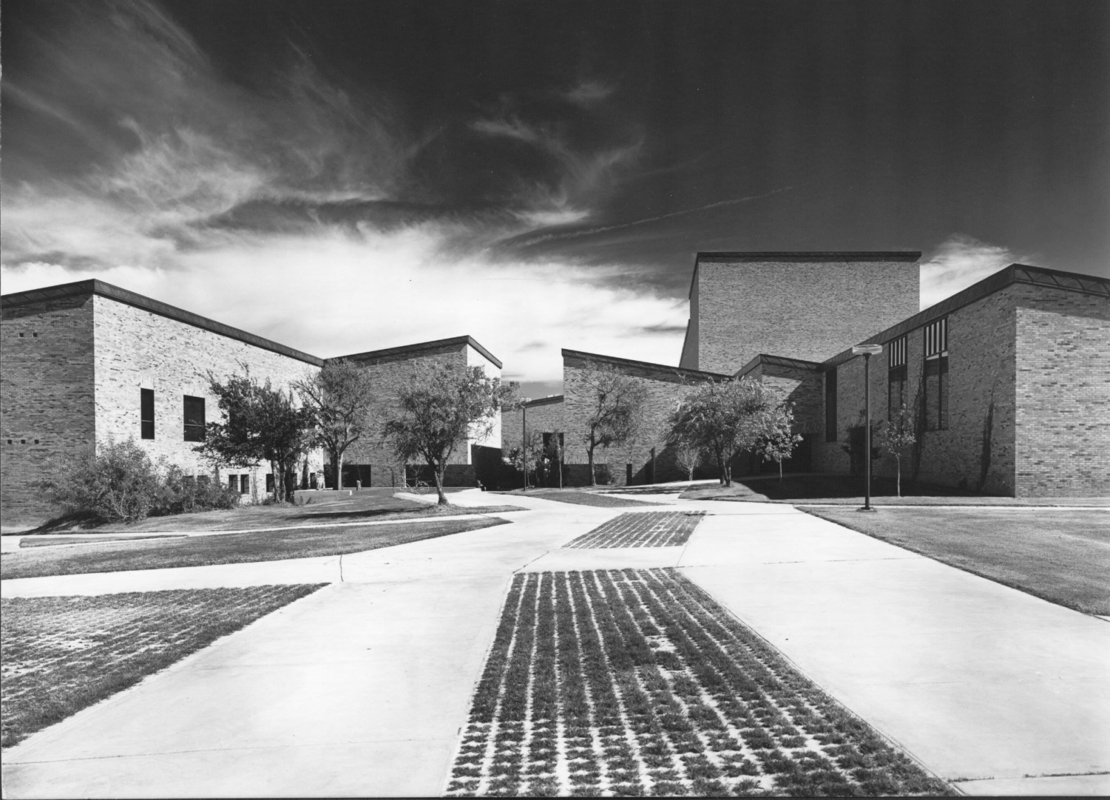 North Texas pays a tribute to Pratt, Box & Henderson