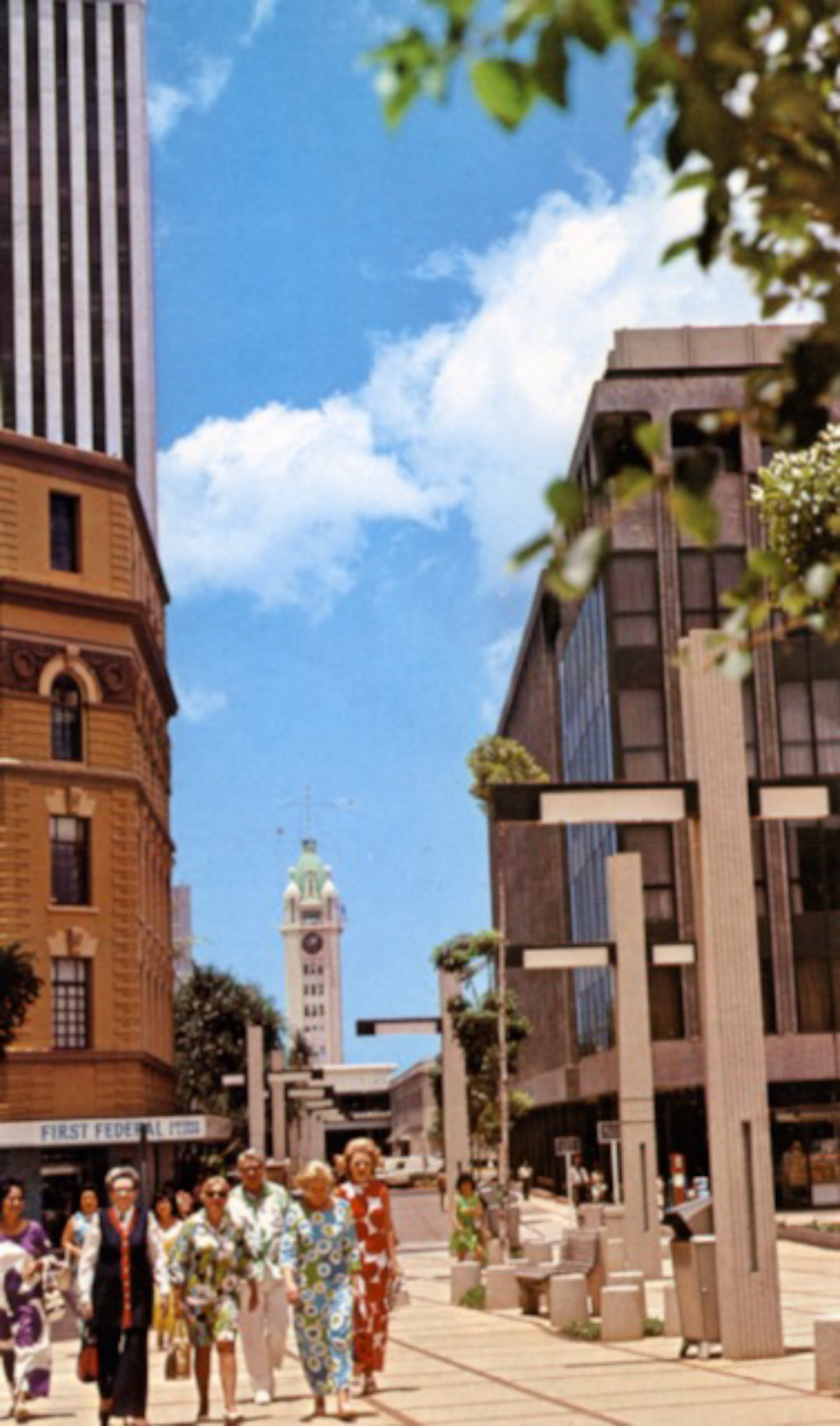 Fort Street Mall facing Aloha Tower